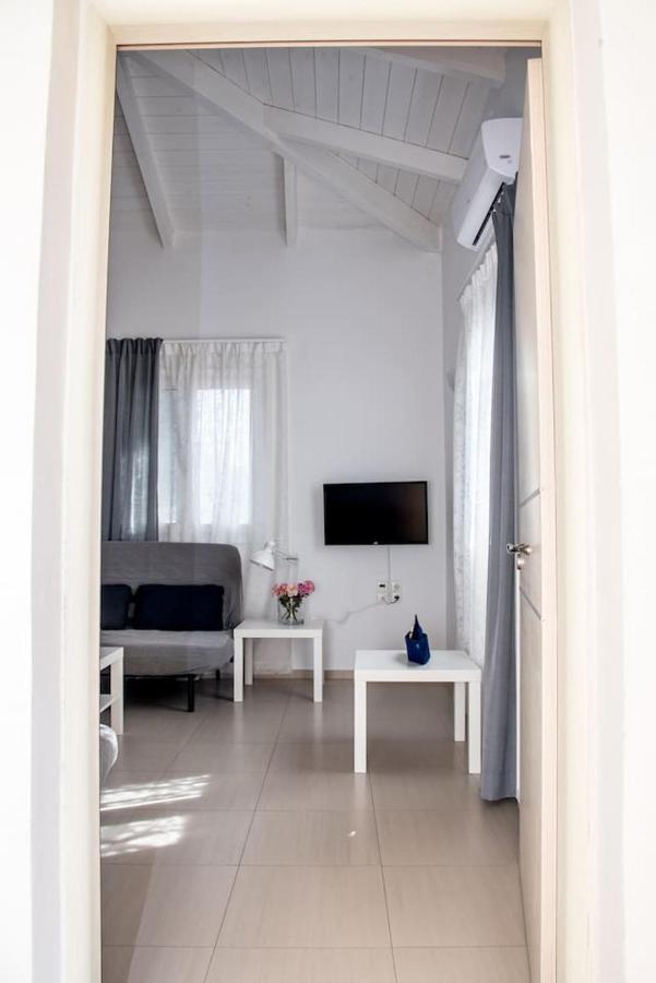 Nikis Apartment Chrissi Akti Chania Exterior foto