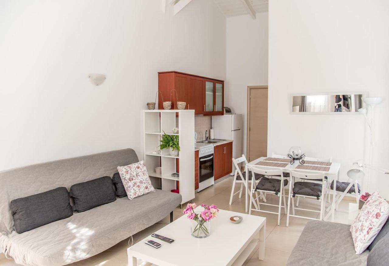 Nikis Apartment Chrissi Akti Chania Exterior foto